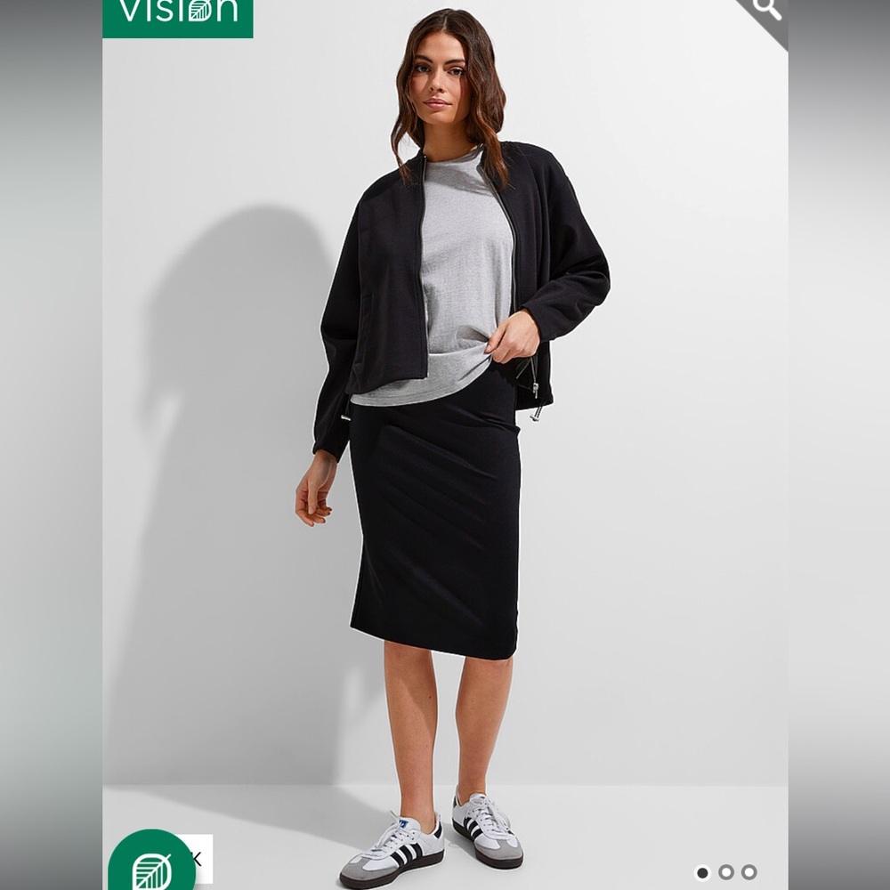 Studio BNWT Basic Black Pencil Skirt Size Large Stretch Band